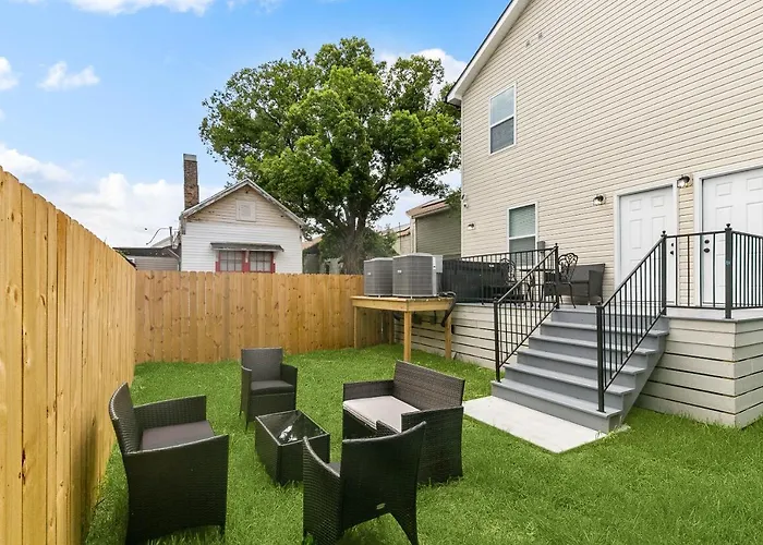 New Luxury 3Br W Jacuzzi